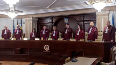 Scandal la sedinta CCR pentru verdictul in legatura cu pensiile magistratilor Patru judecatori au iesit din sala verdictul a fost amanat pentru luni Update
